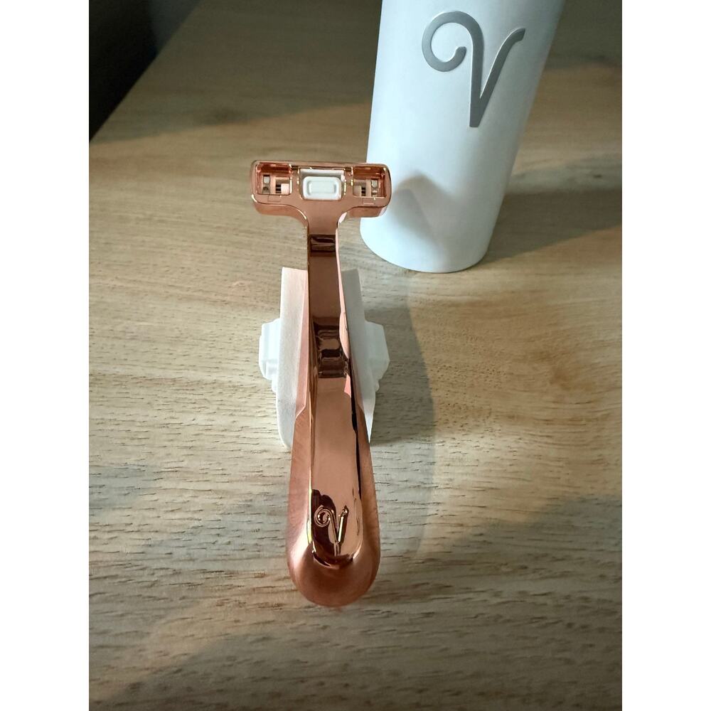 $75 New Shave With V Razor Rose Gold Refillable Razor Starter Kit New - Picture 4 of 5